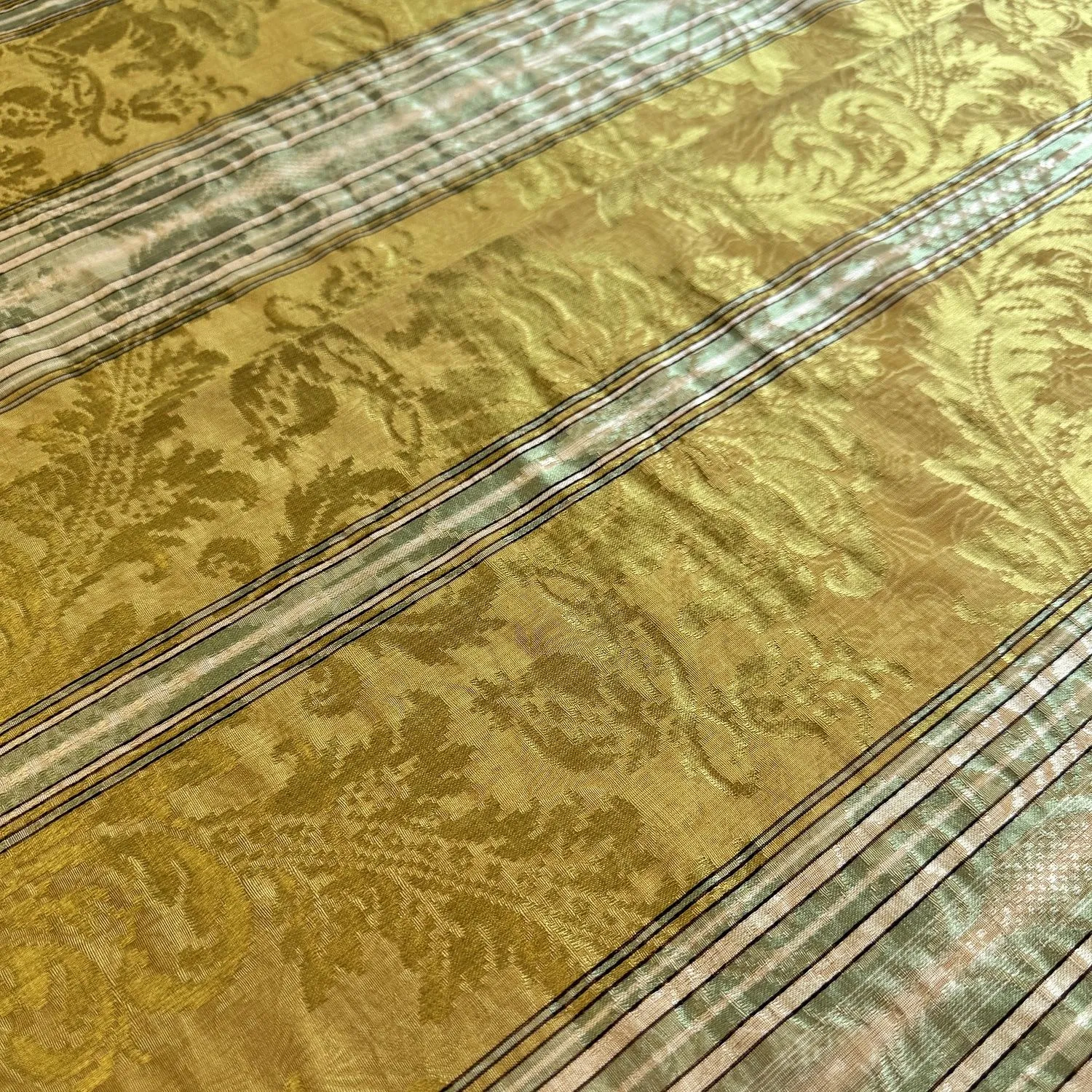 STRIPED SOFT MOIRE 33 OCHRE 