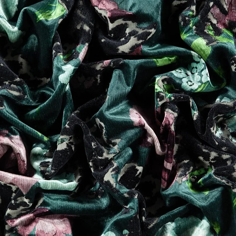 Смелый и яркий бархат