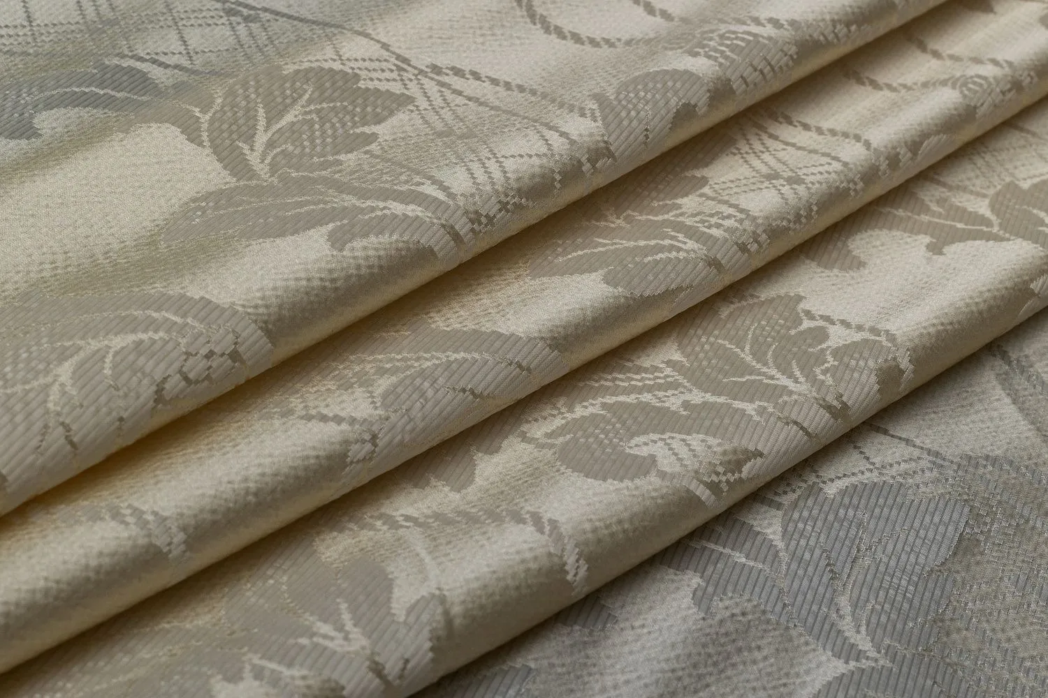 TASSELS STRIPE IVORY 