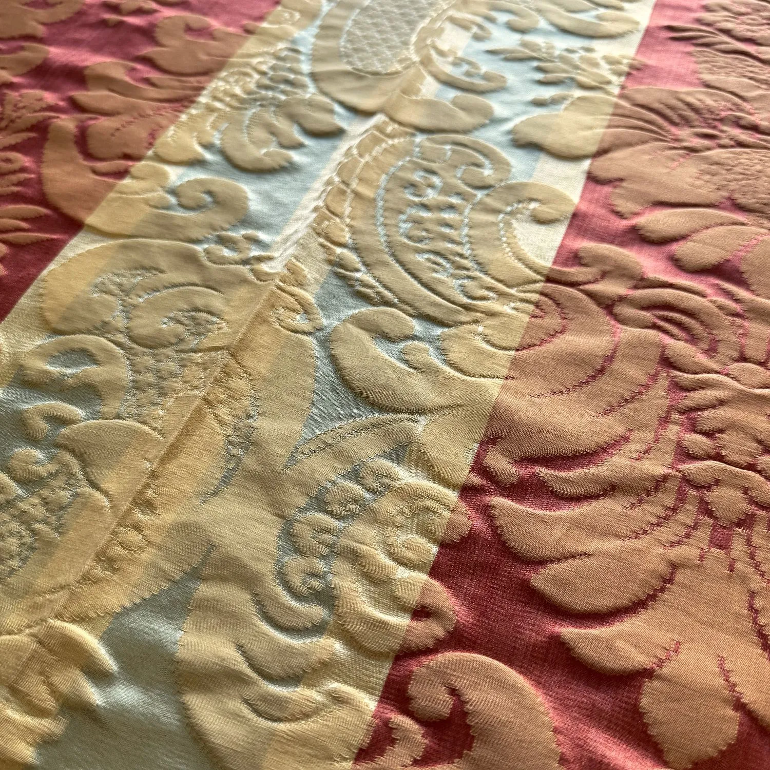 LUCILLA 8834 RED GOLD TURQUOISE 