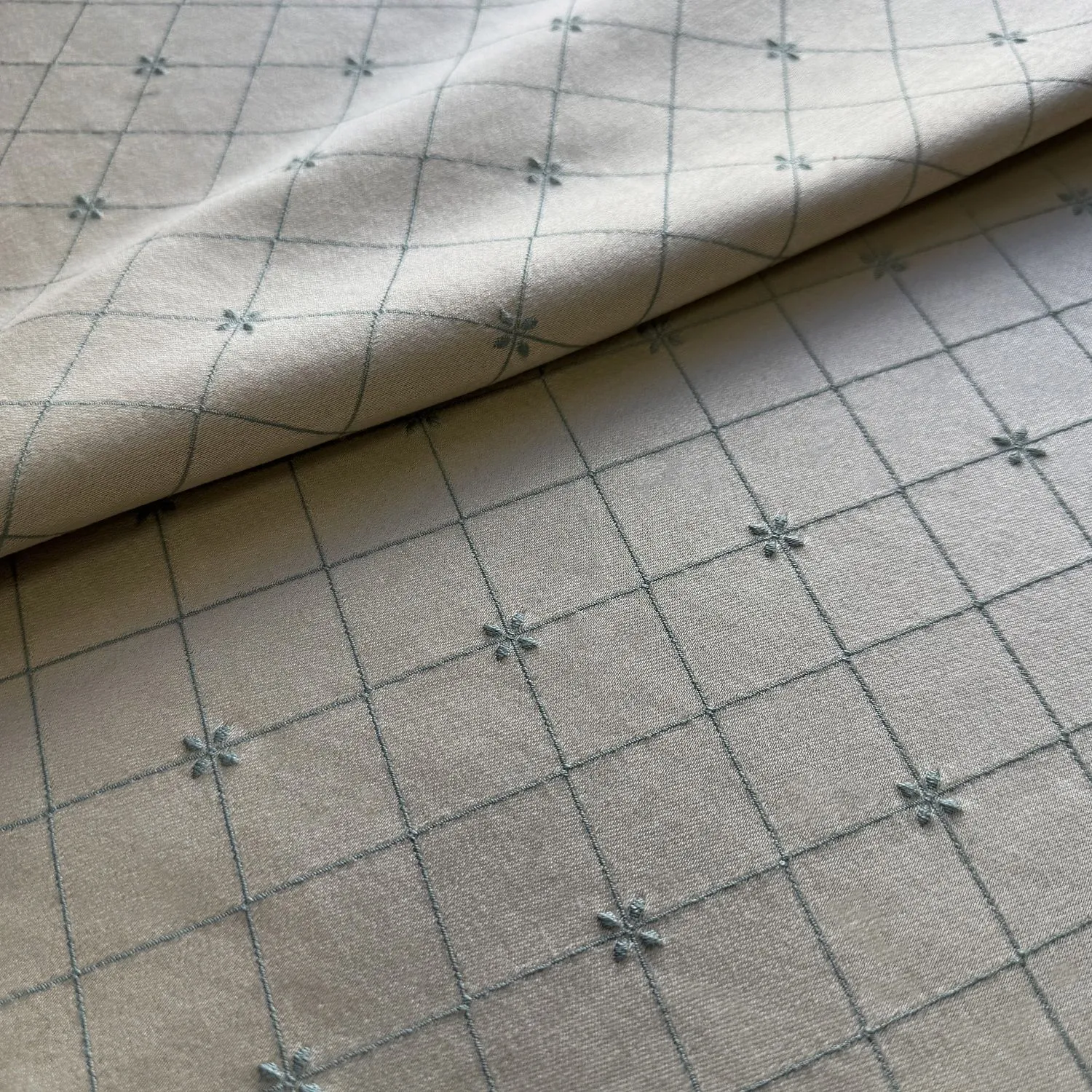 COSENZA FLOWER 197 ECRU SKY 