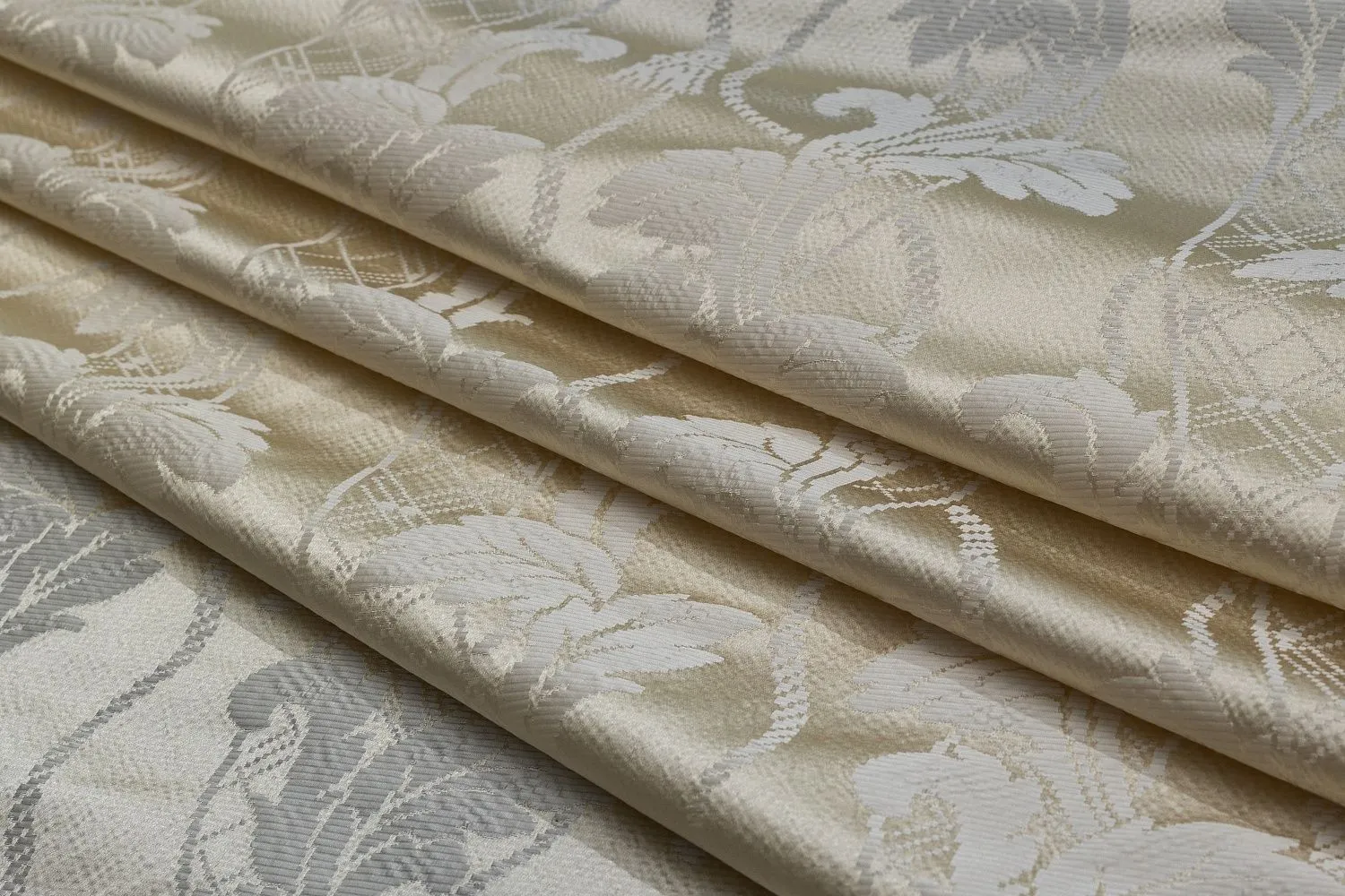 TASSELS STRIPE IVORY 